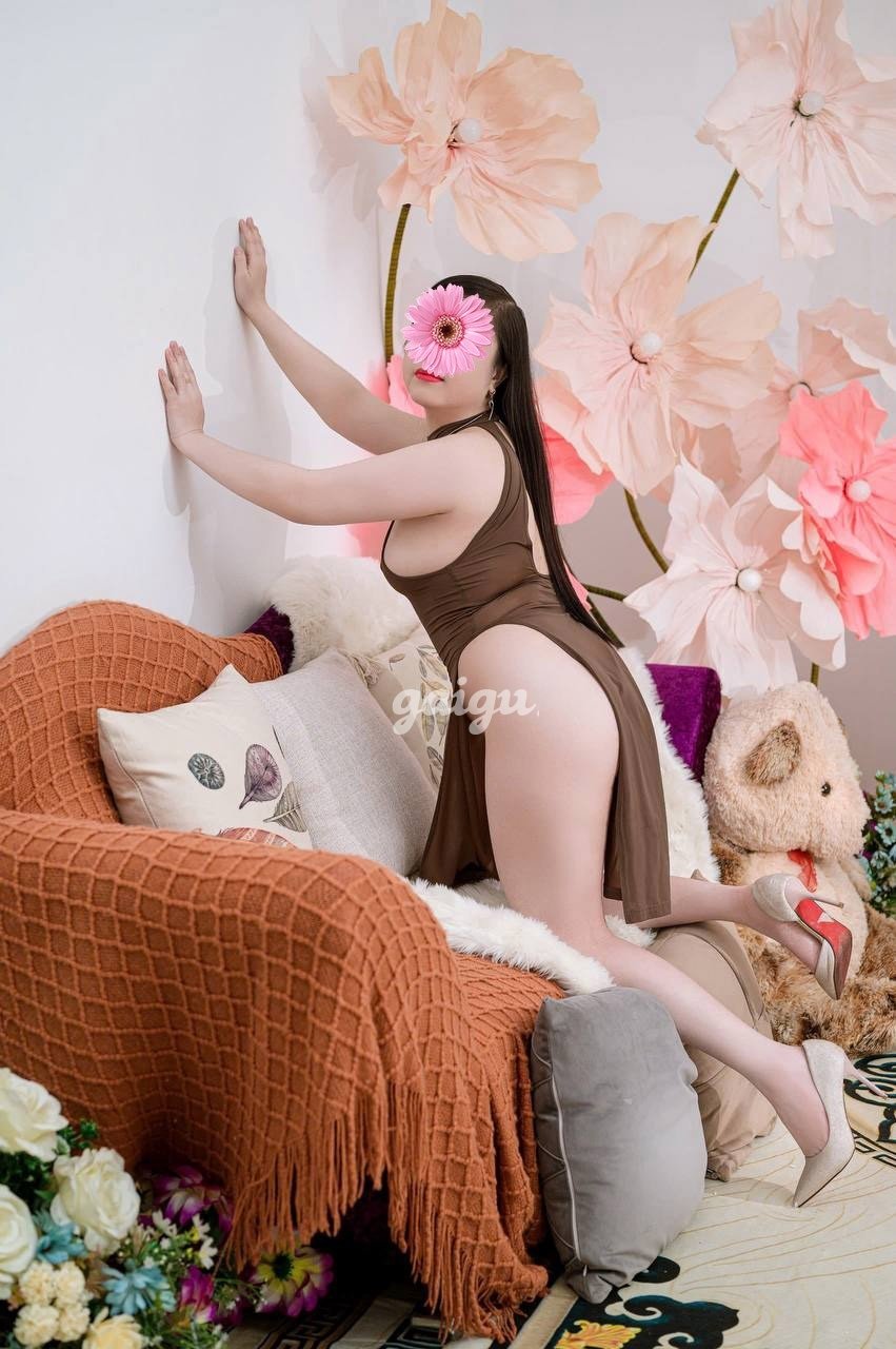 ❤️ NGỌC ANH ❤️ Em gái Mặt xinh – Vú Bự – Yêu chiều khách