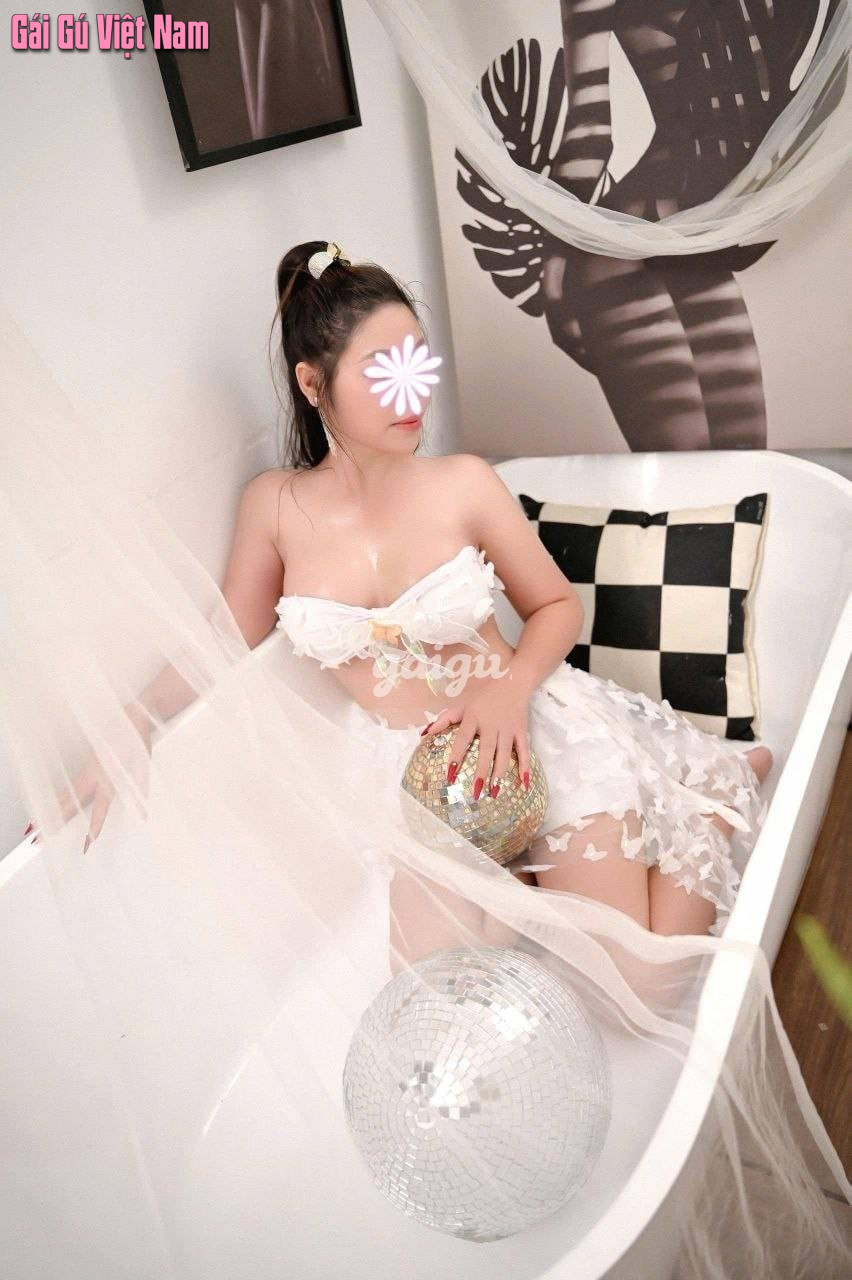 Ngọc Linh – Hàng Dâm Giá Ngon Cho Anh Em Sướng Tờ Rym